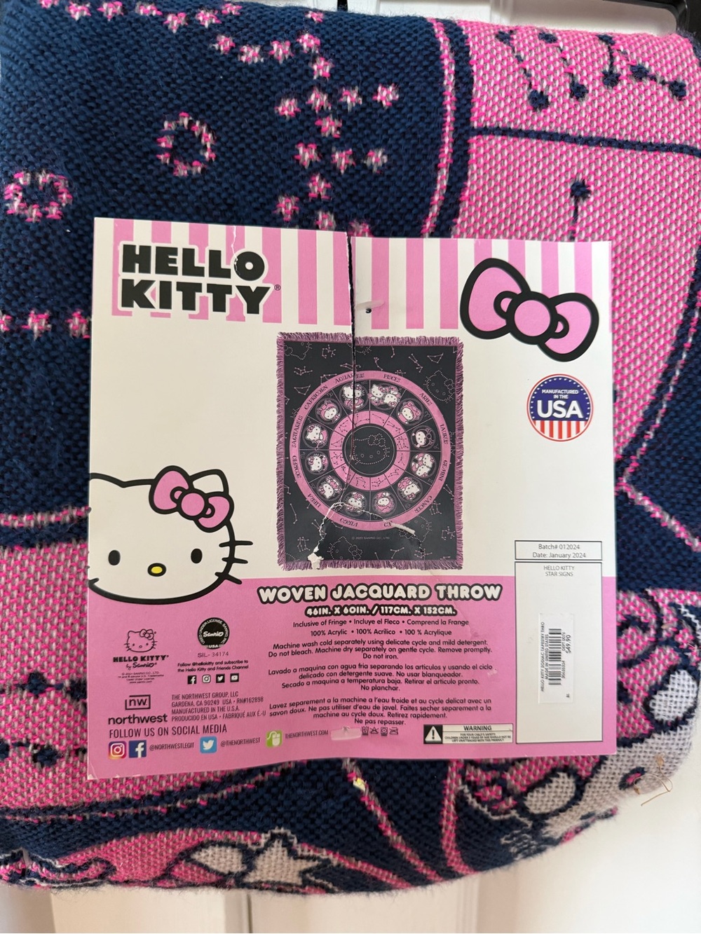 Hello Kitty Pink & Navy Knit Zodiac Astrology throw blanket - Picture 2 of 2